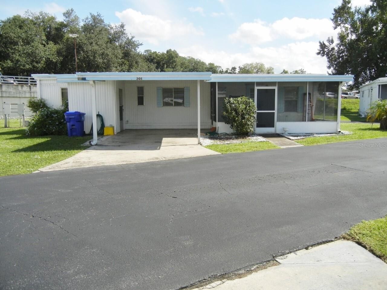 Property Photo:  205 Rue De Pont  FL 32778 