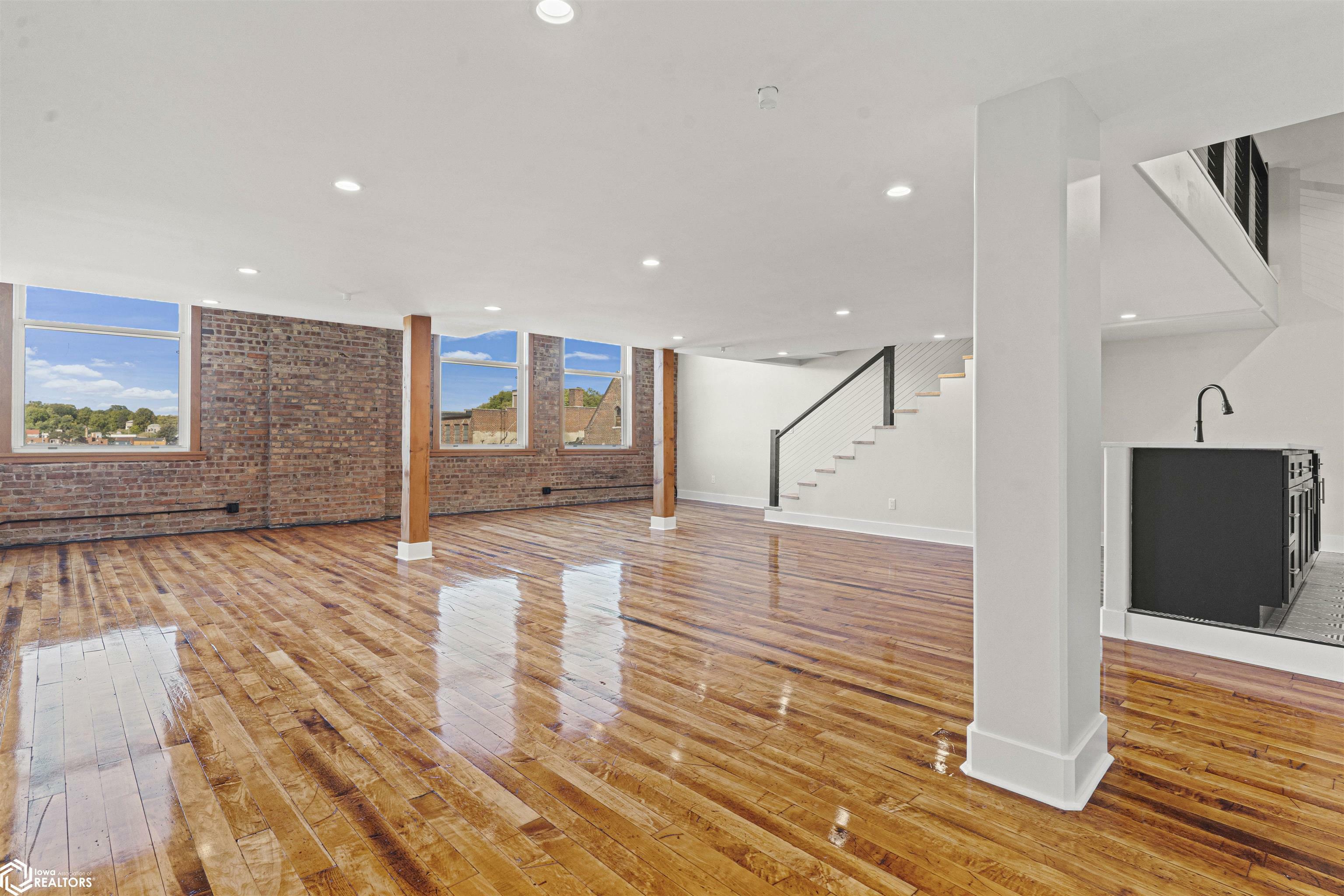 Property Photo:  206 N 4th Street 502  IA 52601 