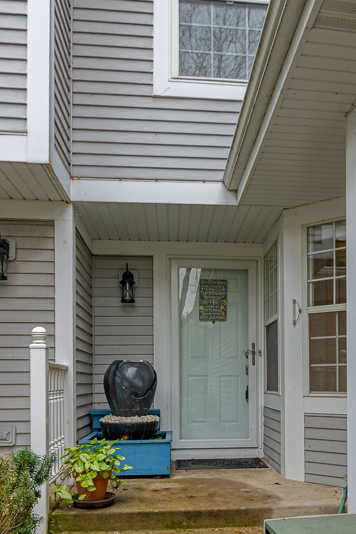 Property Photo: 5426 Ridge Crossing IL 60133