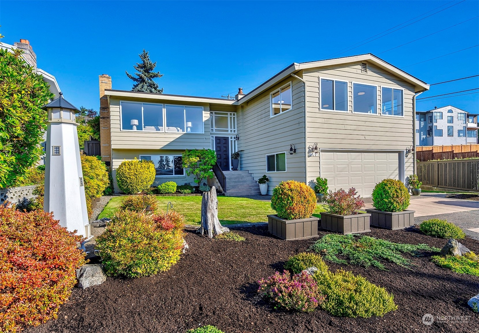 Property Photo:  1063 B Avenue S  WA 98020 