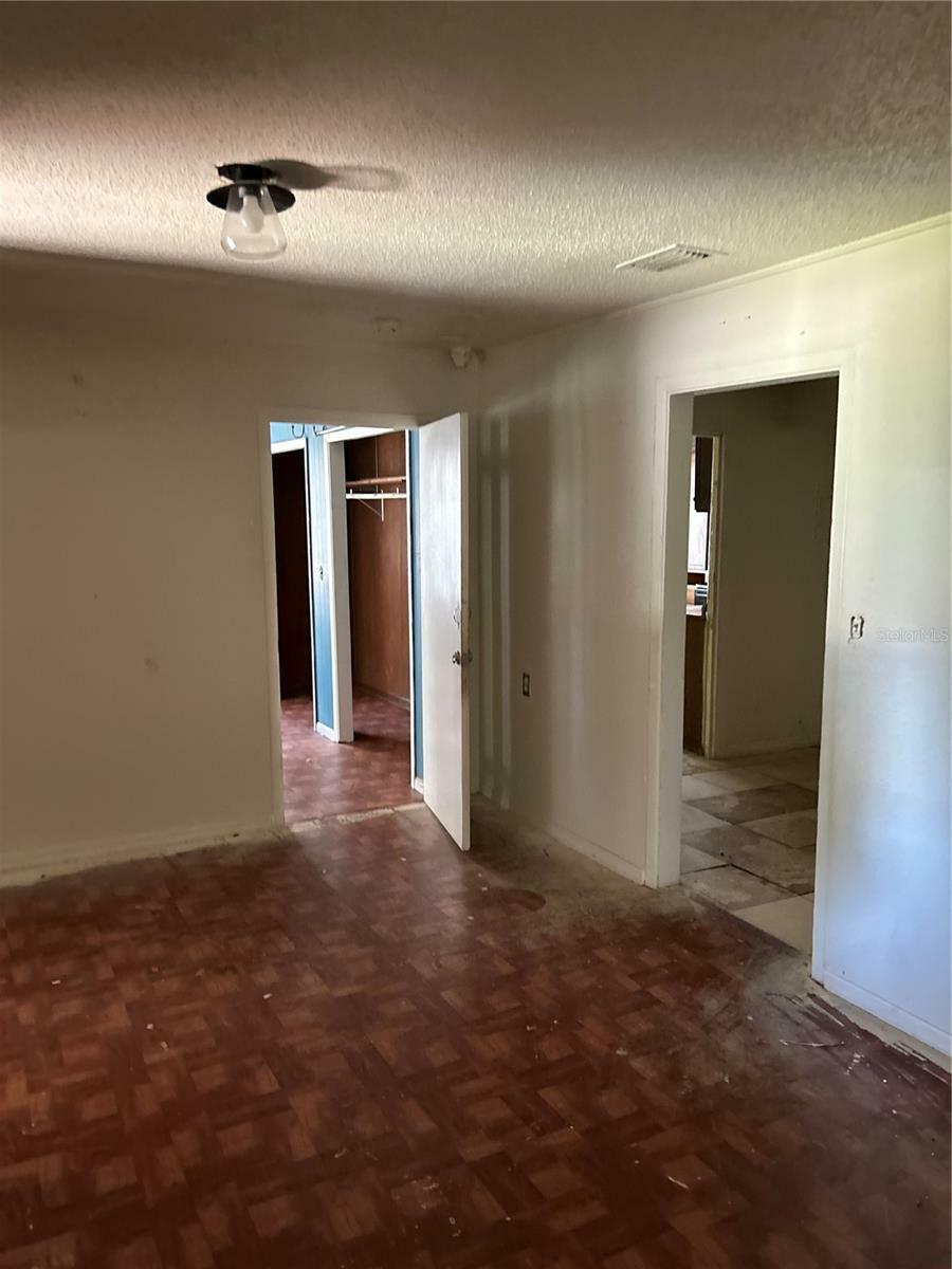 Property Photo:  1207 30th Avenue E  FL 34208 