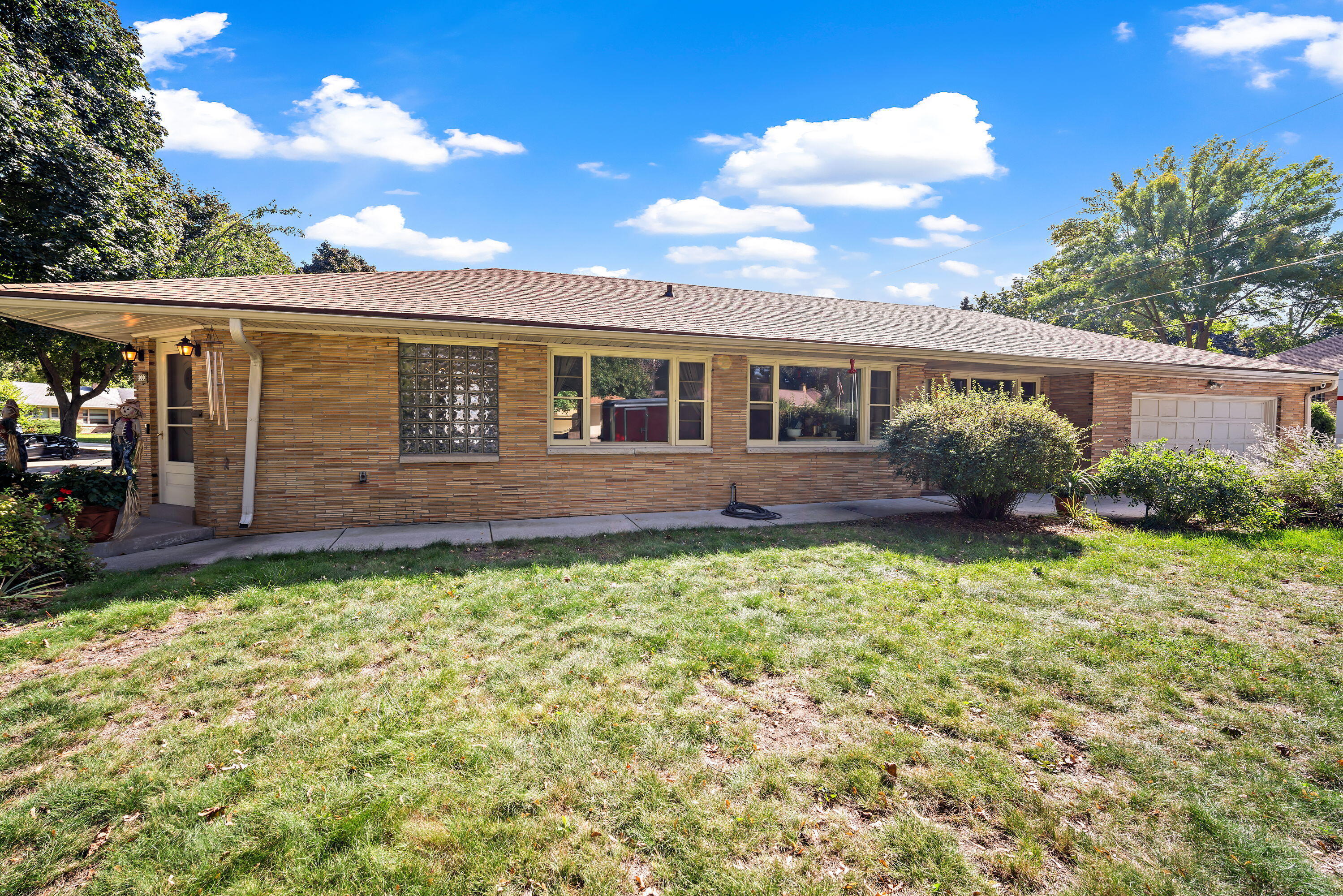Property Photo:  3003 S Stratton Dr  WI 53219 