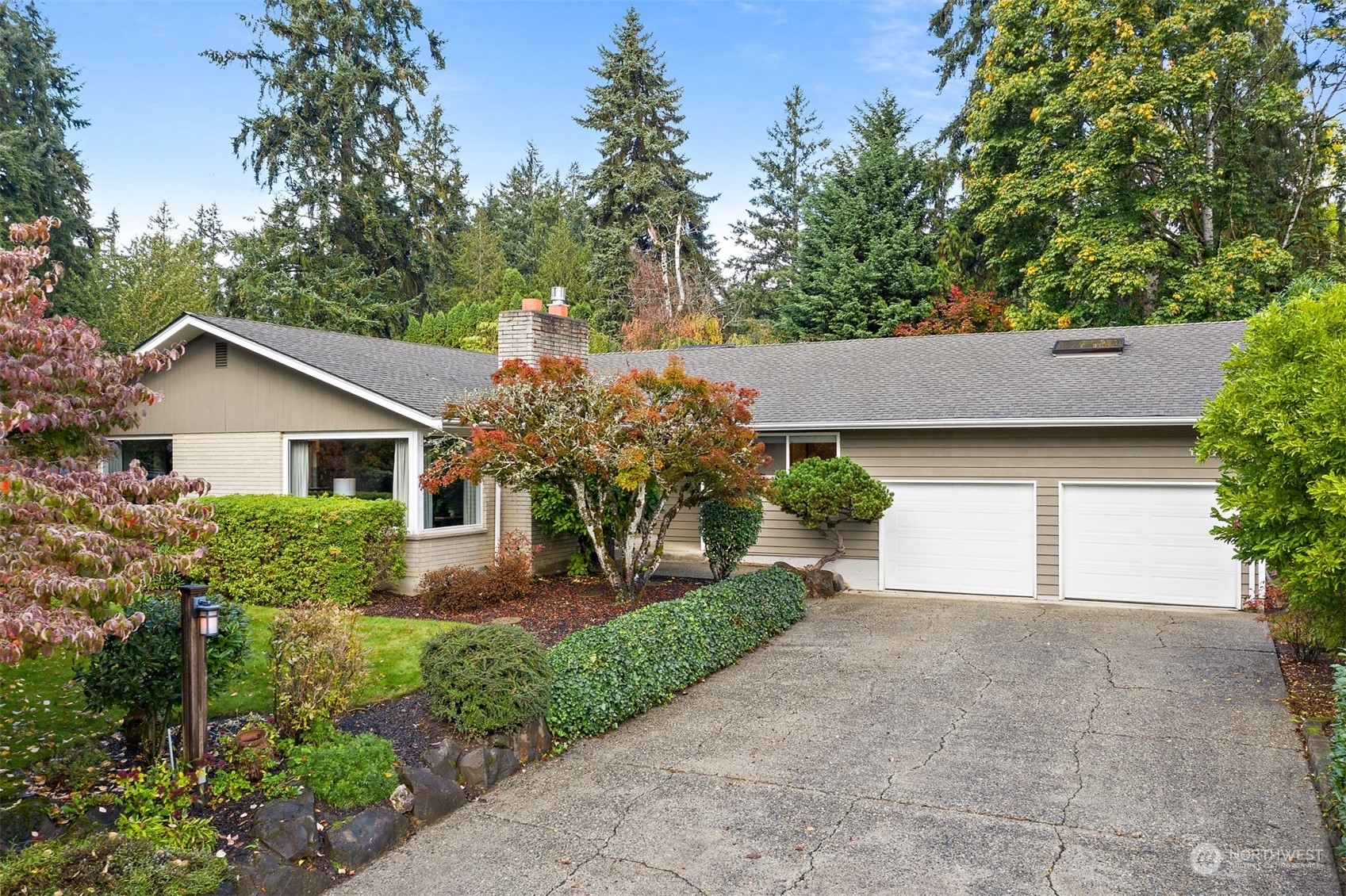 Property Photo:  16520 SE 28th Street  WA 98008 