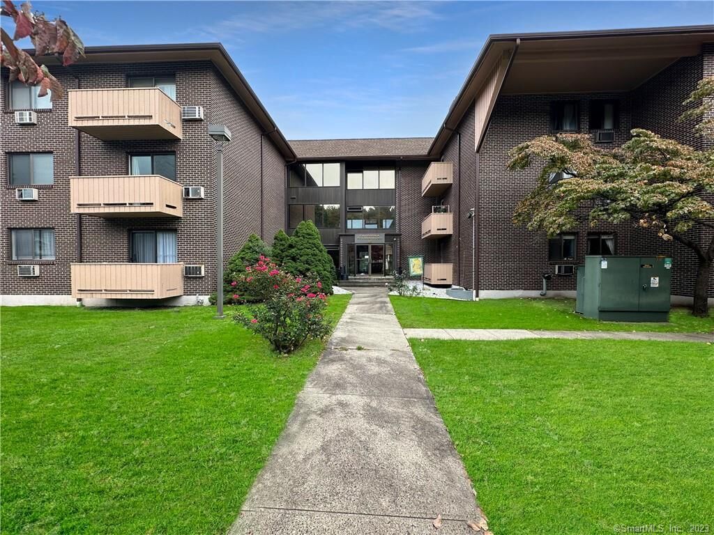 Property Photo: 40 California Street B7 CT 06615