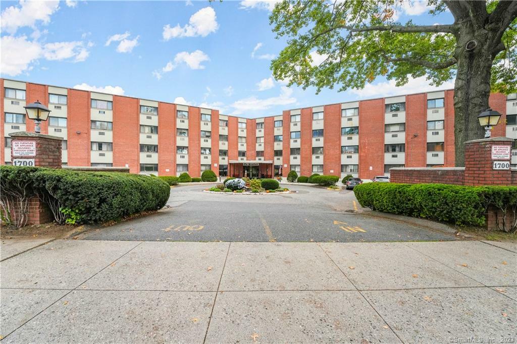 Property Photo: 1700 Broadbridge Avenue B42 CT 06614