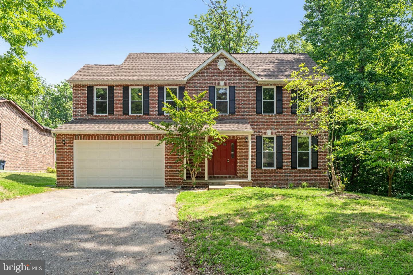Property Photo: 4910 Woodland Boulevard MD 20745
