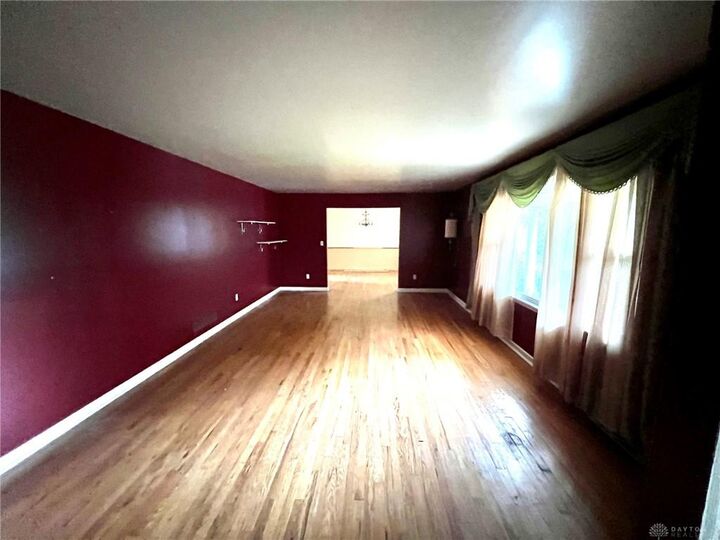 House for sale in Cincinnati 11253 Embassy Drive, Cincinnati, OH 45240