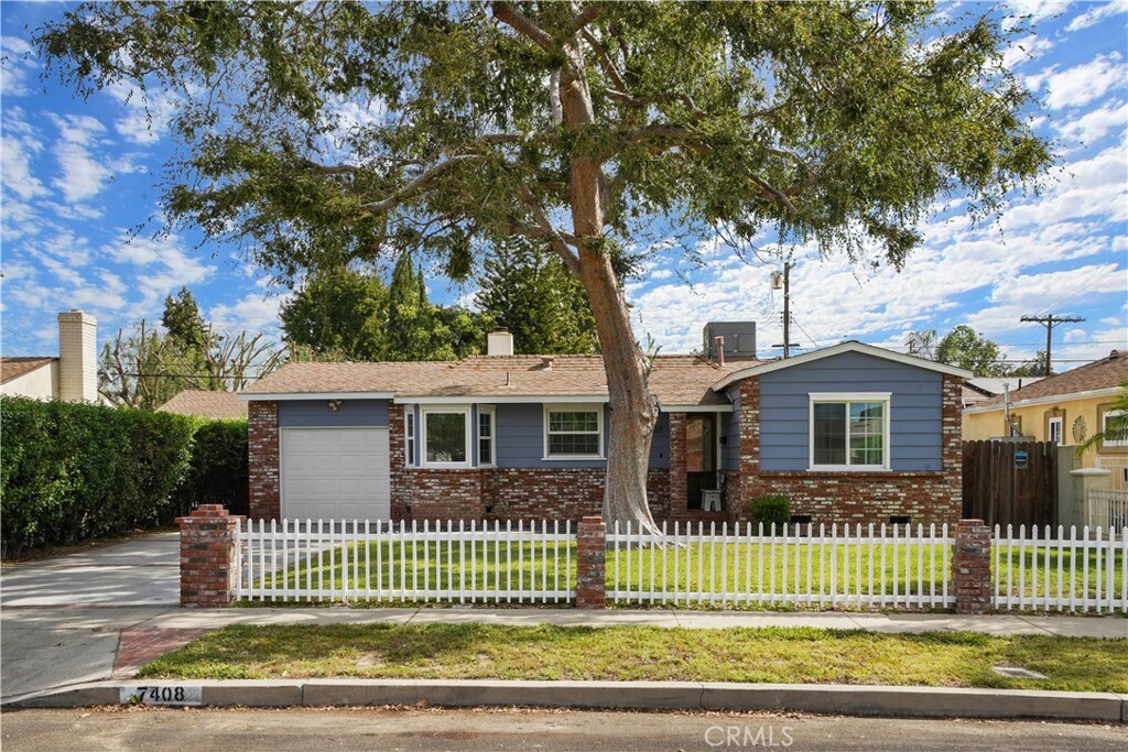 Property Photo:  7408 Paso Robles Avenue  CA 91406 