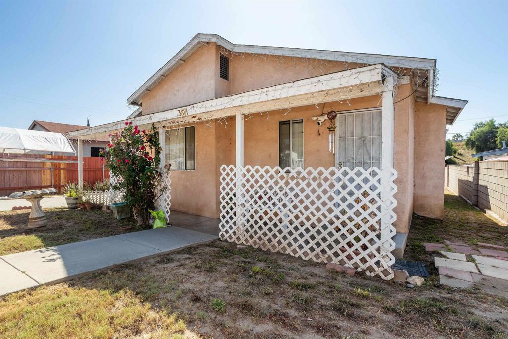 Property Photo:  3881 Cottonwood Street  CA 92113 