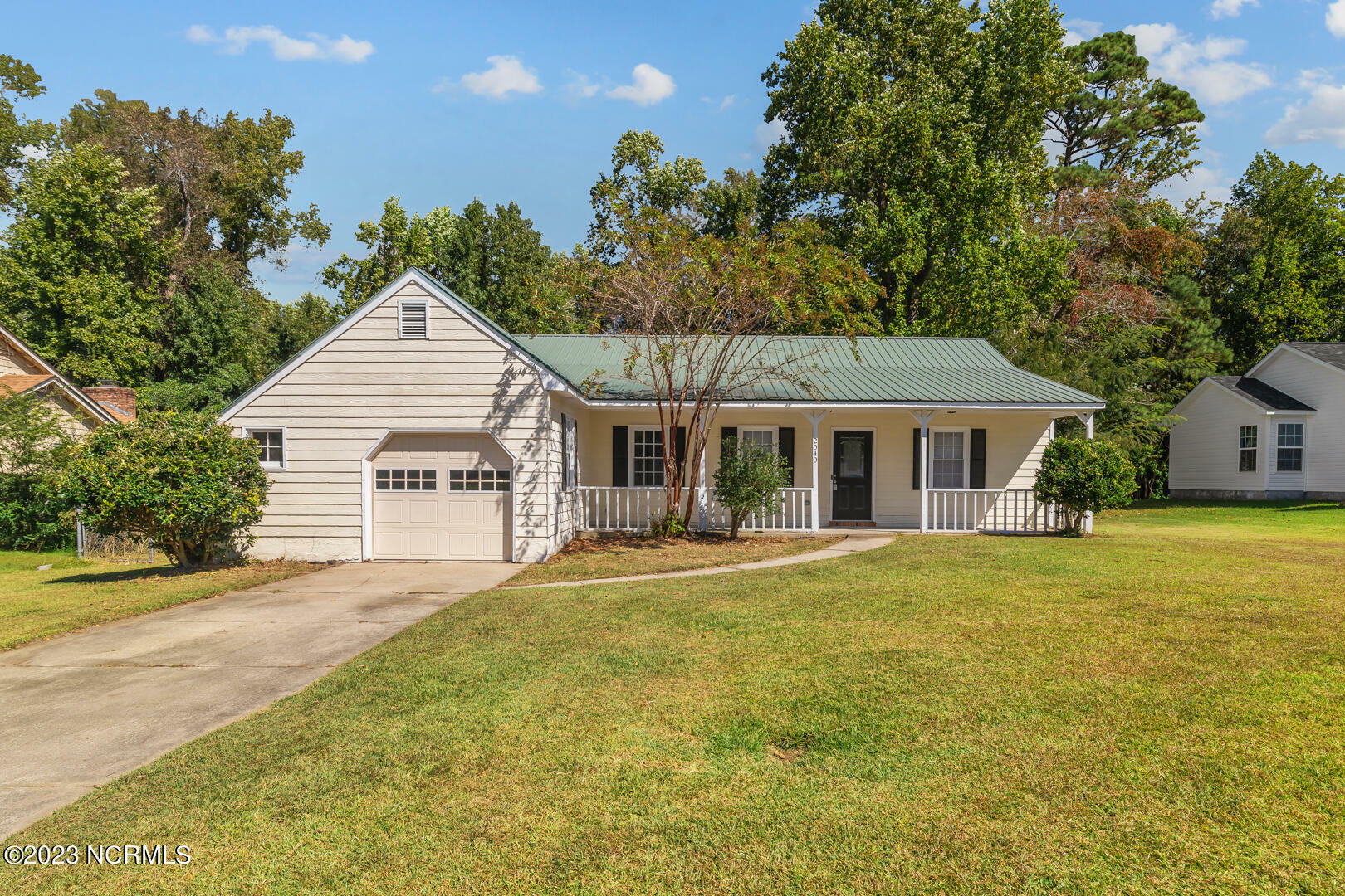 Property Photo:  2040 Hunters Ridge Drive  NC 28544 