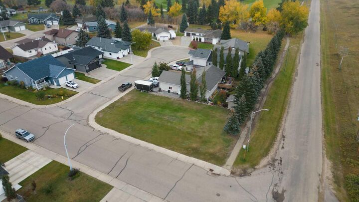 Property Photo: 54 Oriole Place AB T0B 4C0