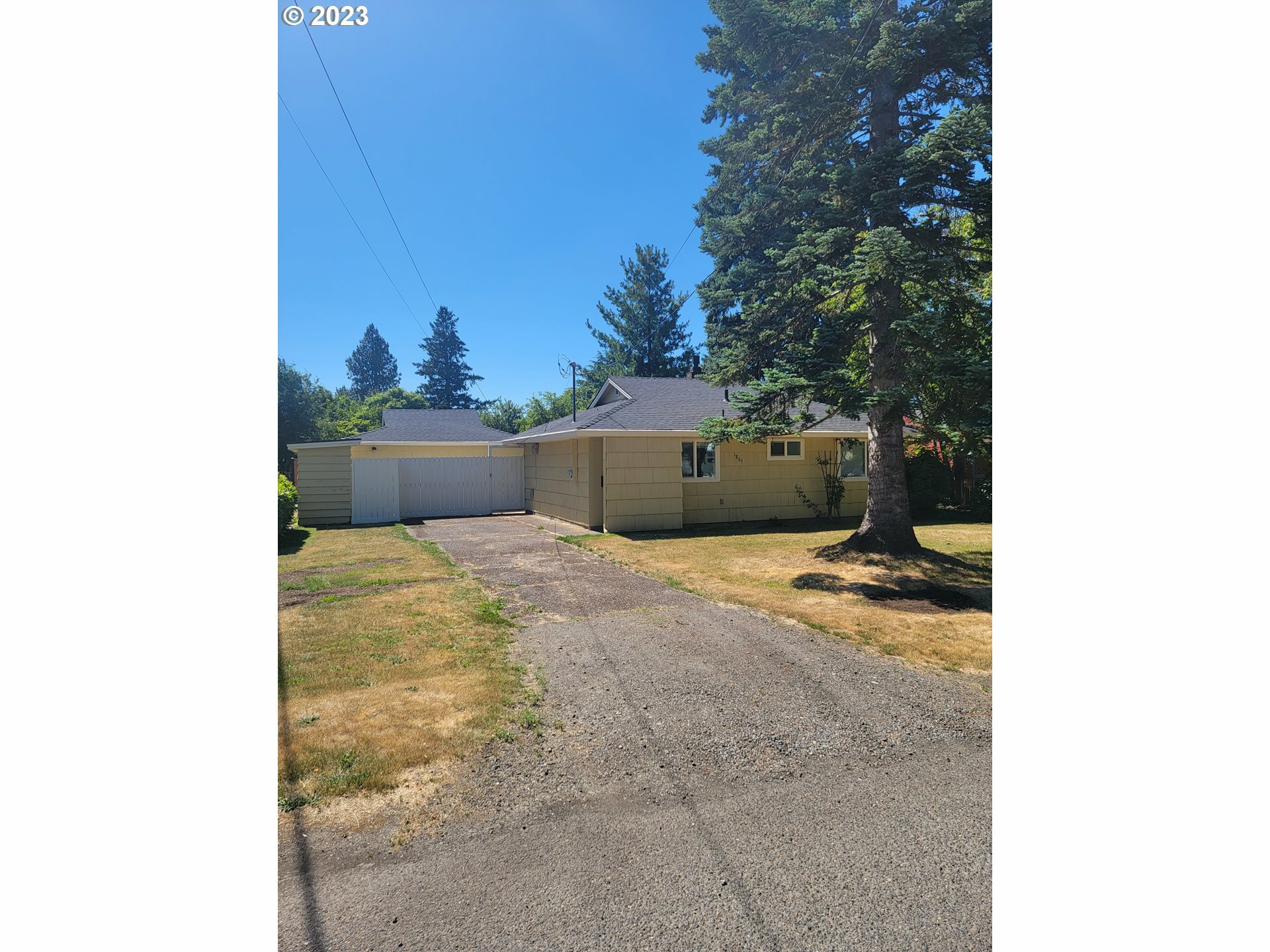 Property Photo:  1803 NE 114th Ave  OR 97220 