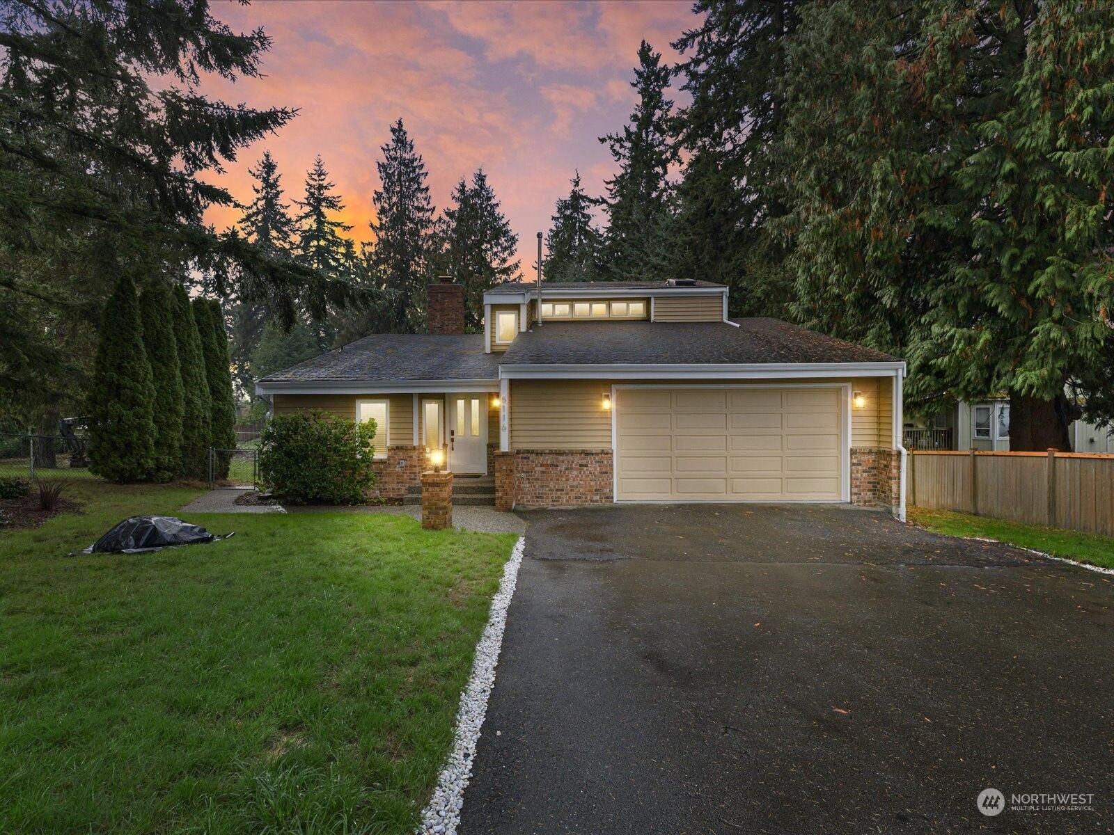 House for sale in Lynnwood 5116 192nd Street SW, Lynnwood, WA 98036