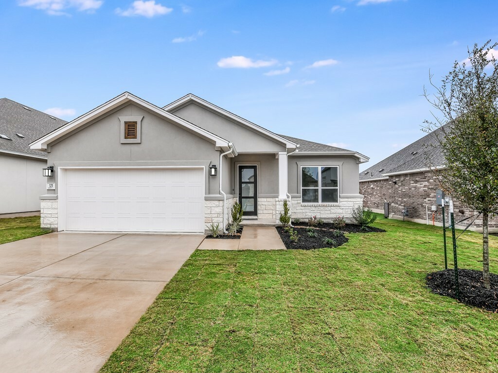 Property Photo:  121 Rocking Chair Drive  TX 78633 