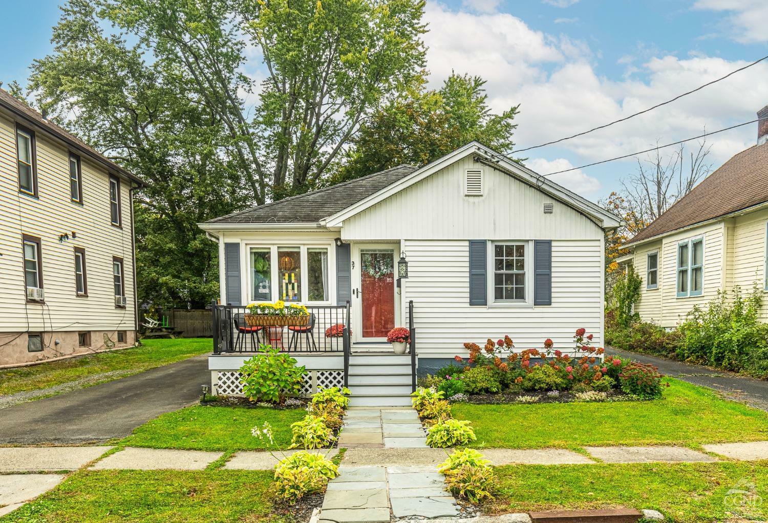 Property Photo:  37 Parkwood Blvd  NY 12534 