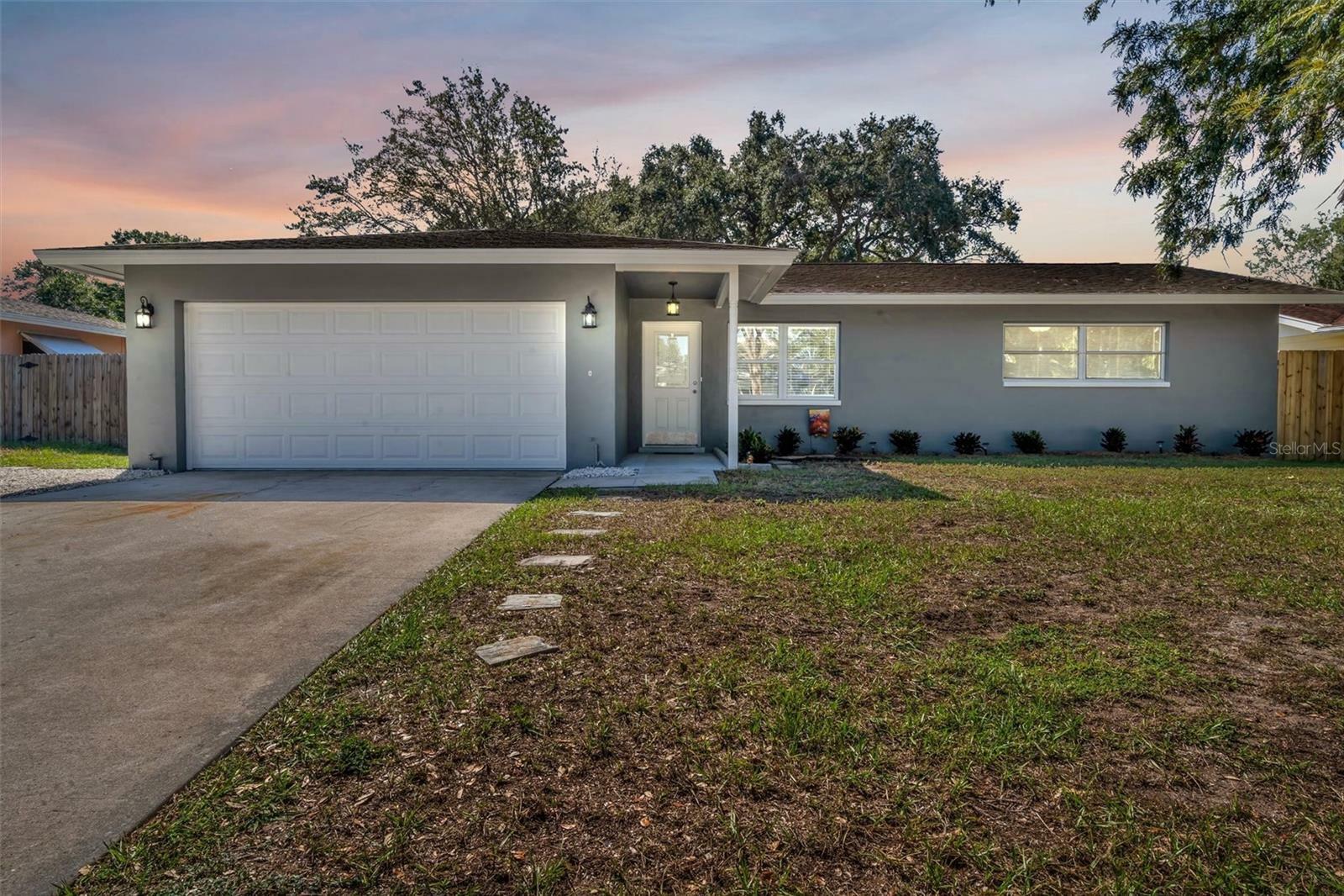 Property Photo:  809 Orangeview Drive  FL 33778 