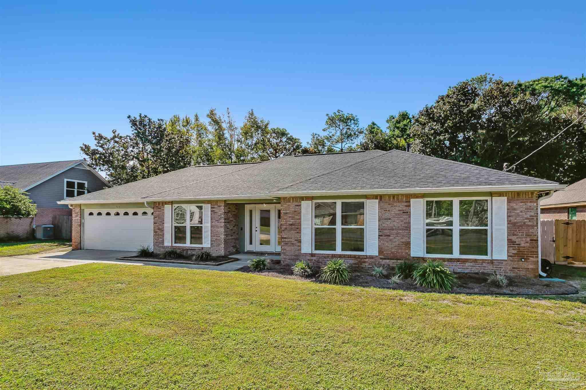 Property Photo:  503 E Timberlake Dr  FL 32569 