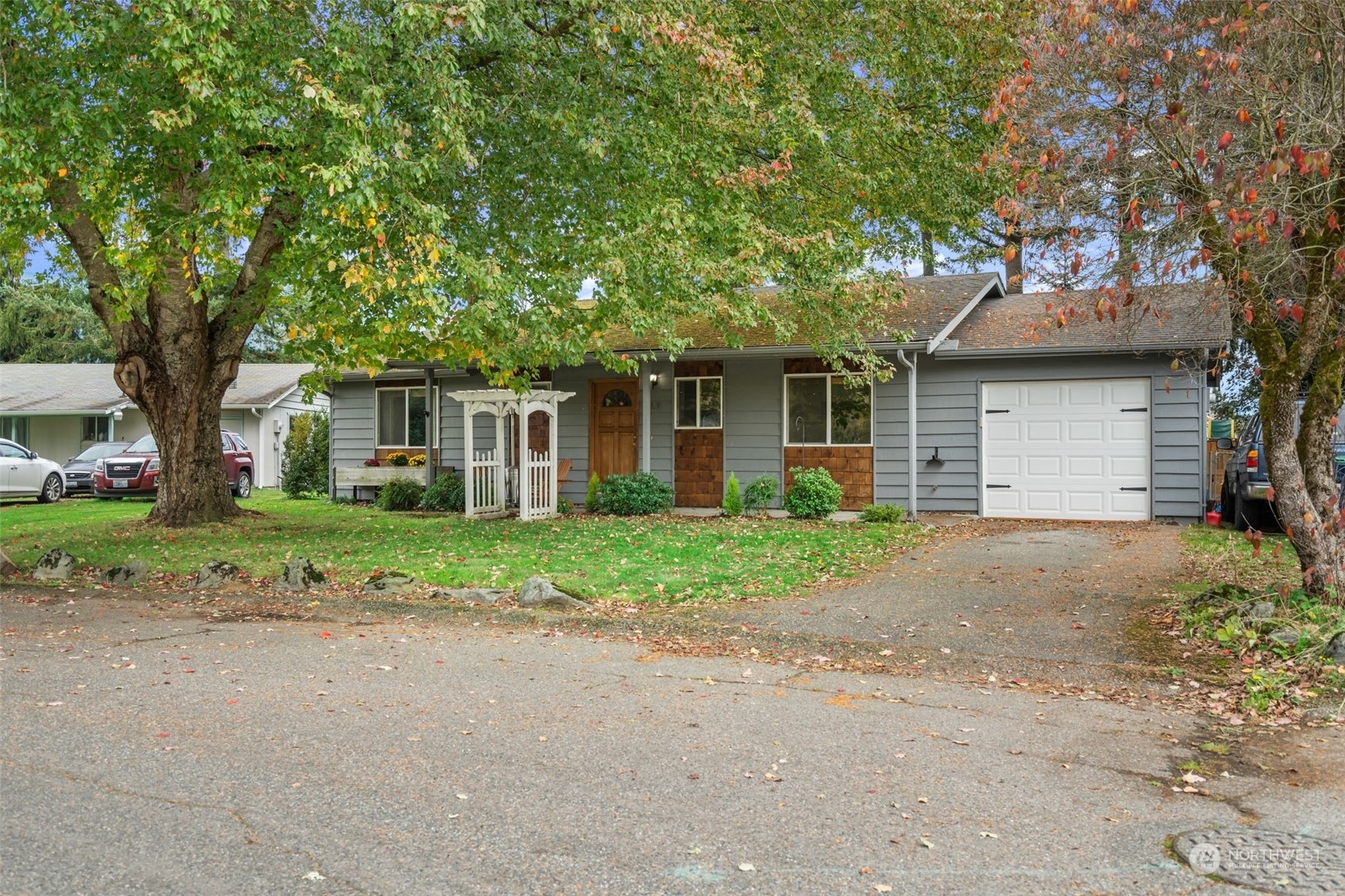 Property Photo:  1011 Calkin Place  WA 98284 