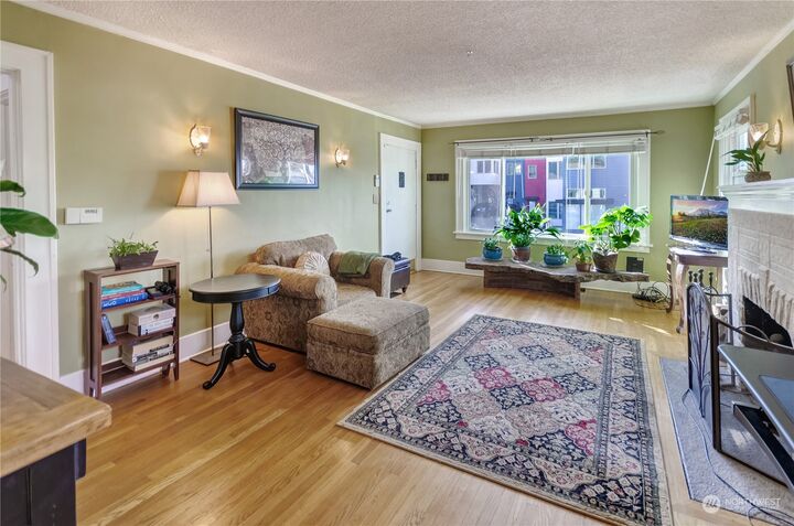 Property Photo:  548 28th Avenue  WA 98122 