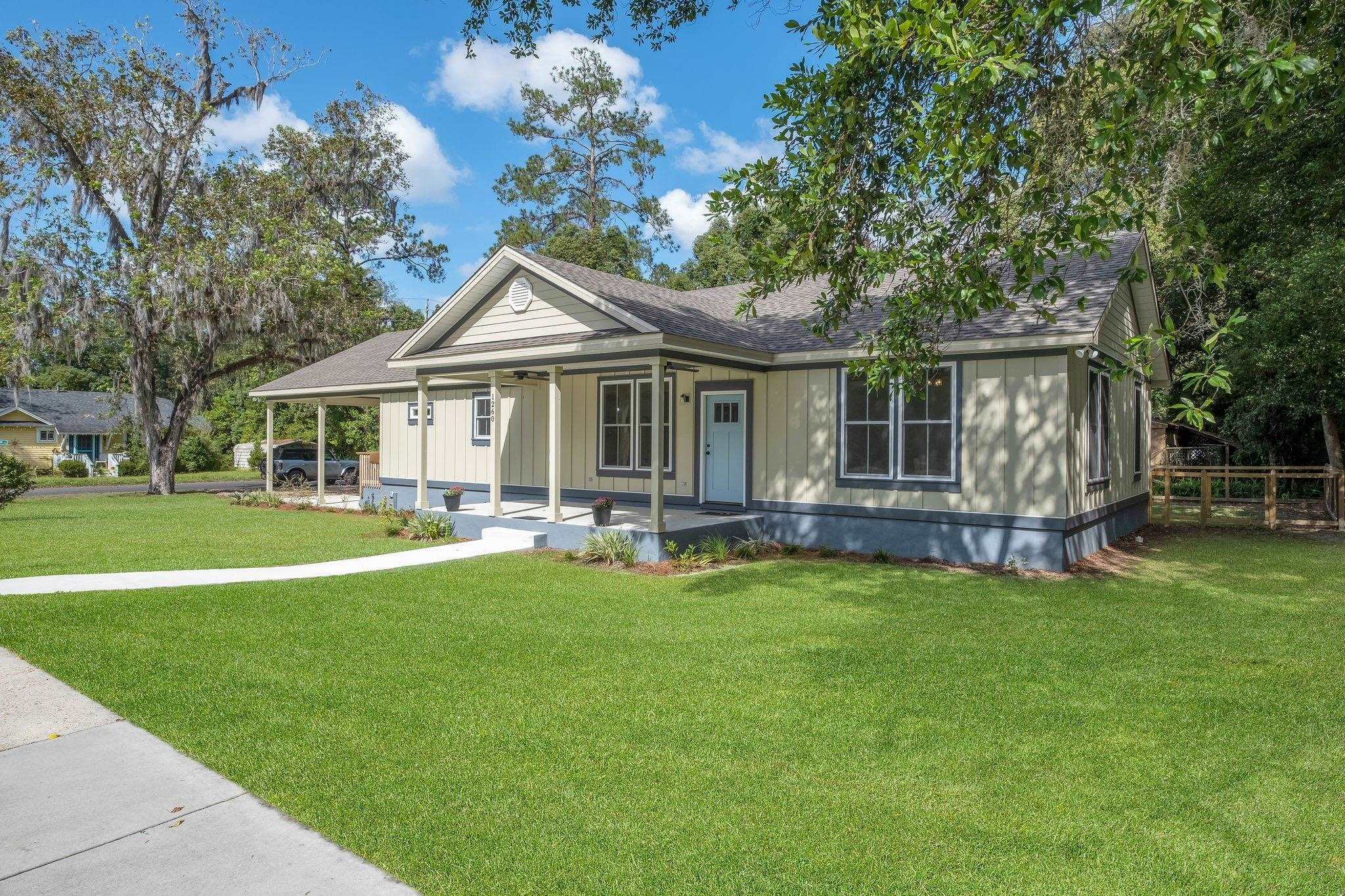 Property Photo:  1260 E Washington Street  FL 32344 