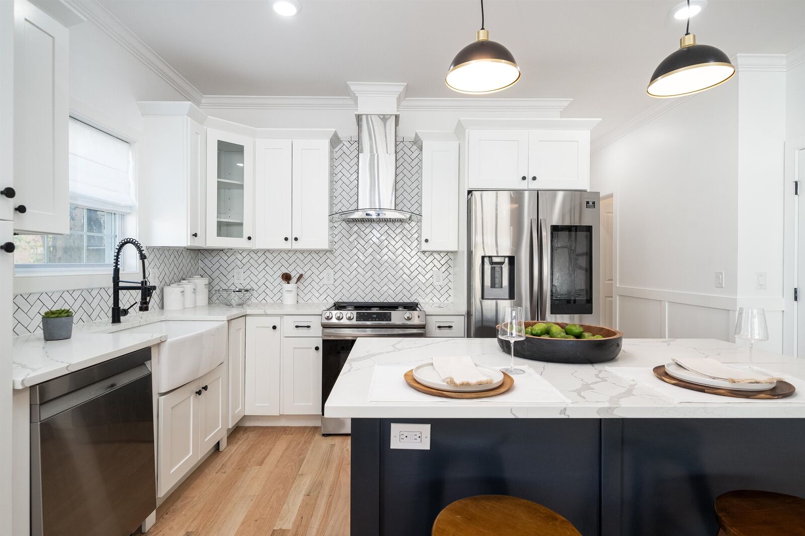 Property Photo:  17 Manhattan Ave 1  NJ 07307 