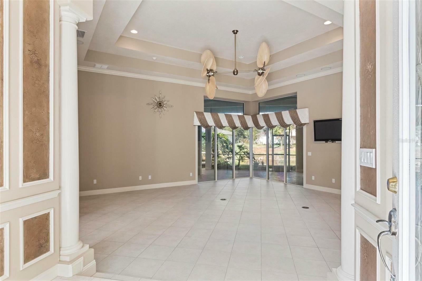 Property Photo:  9 N Park Circle  FL 32137 