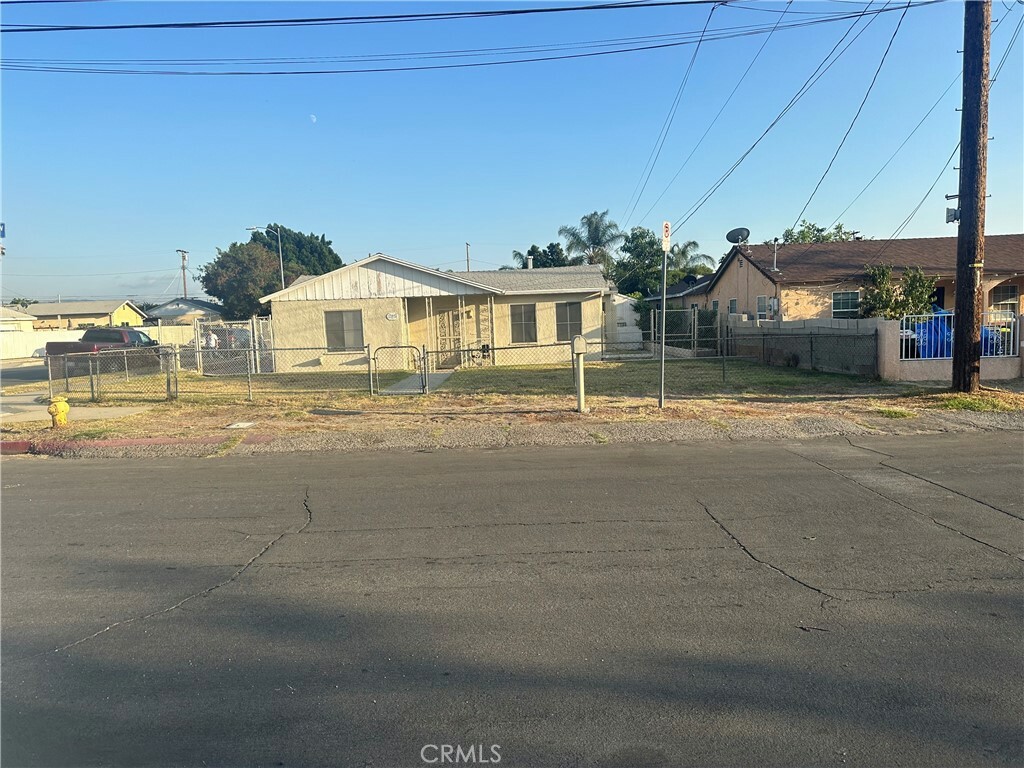 Property Photo: 13934 Filmore Street CA 91331