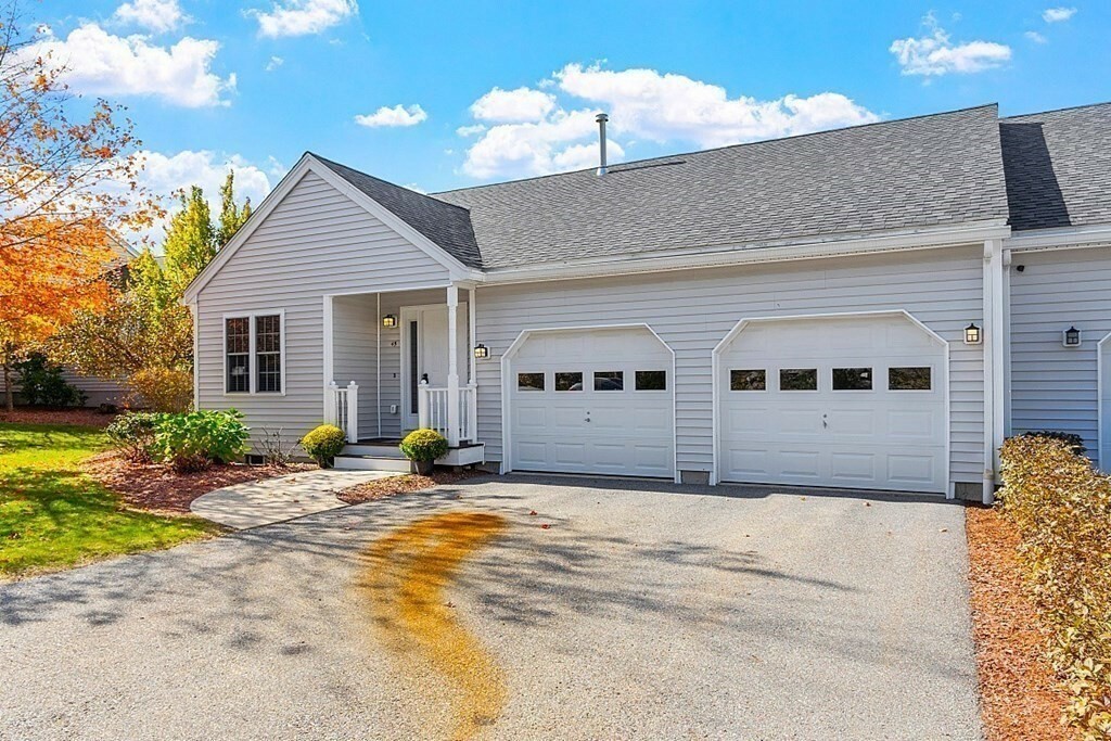 Property Photo:  45 Oak Leaf Rd 45  MA 01420 