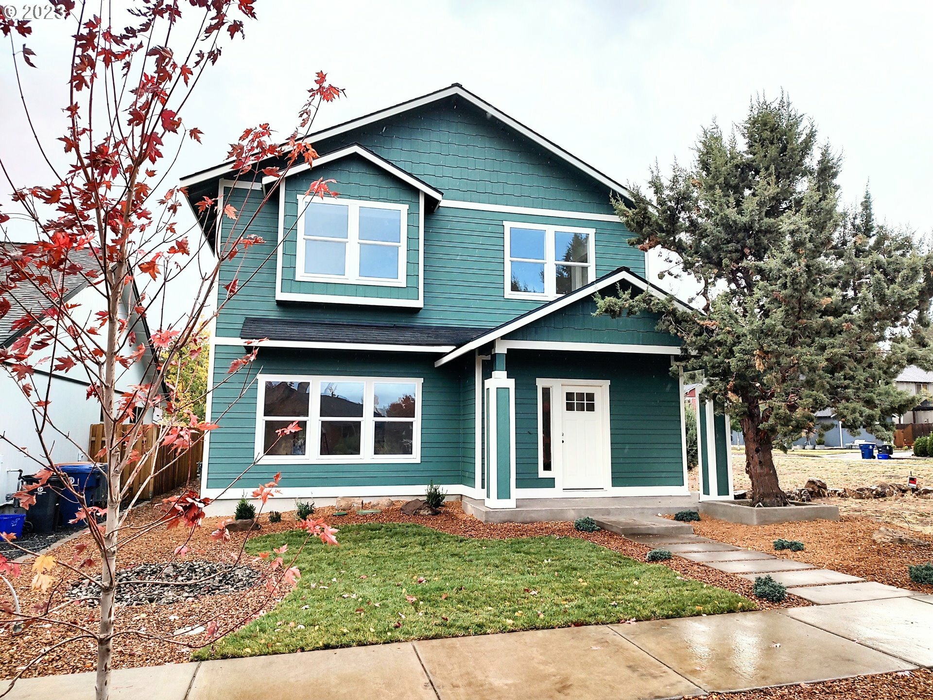 Property Photo: 20013 Voltera Pl OR 97702