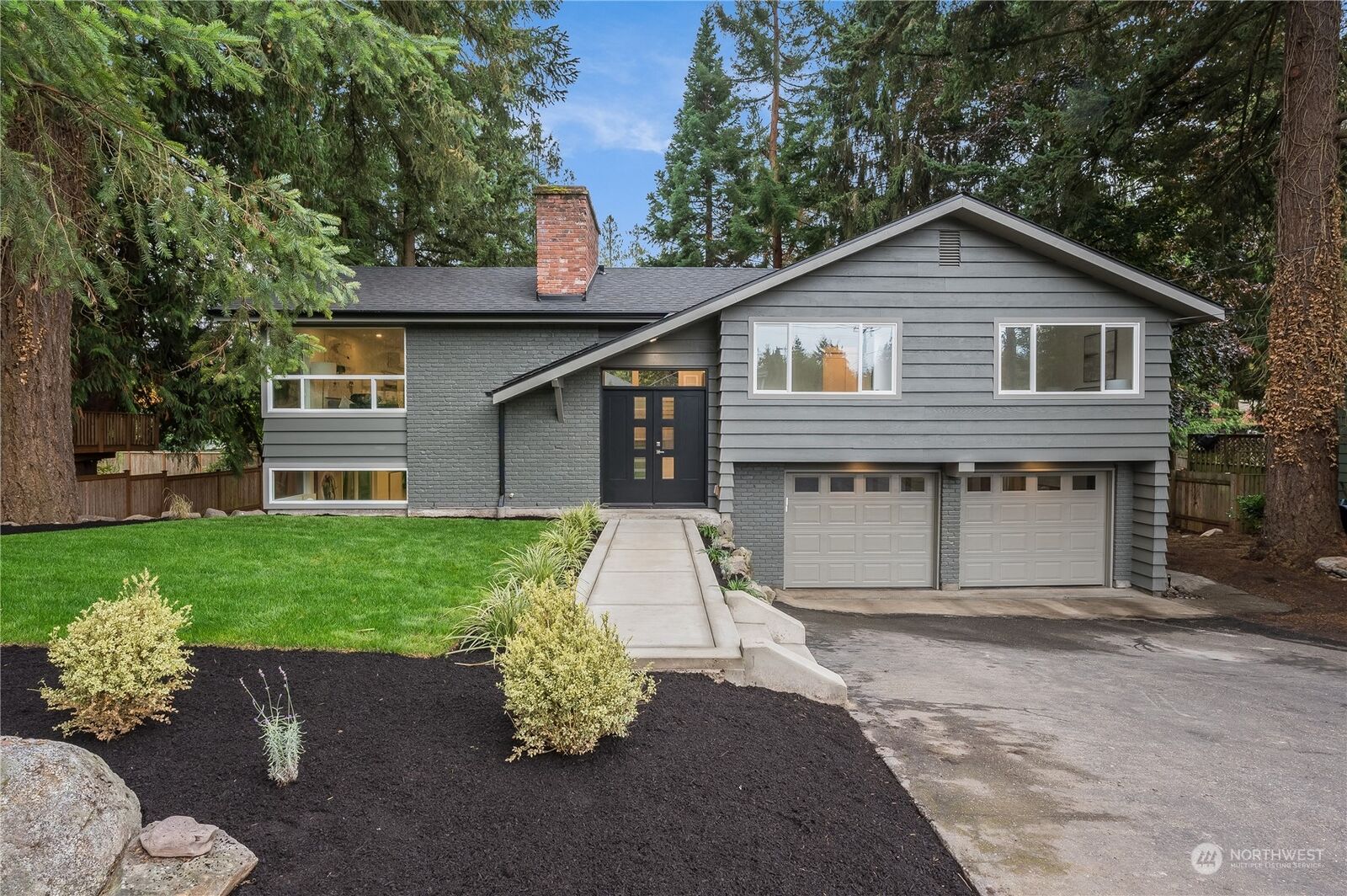 Property Photo:  2307 N 180th Street  WA 98133 