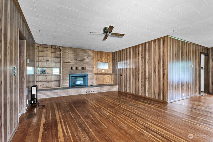 Property Photo:  2421 Eureka Avenue  WA 98531 