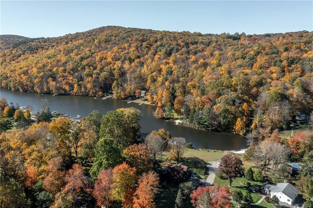 Property Photo:  10 Deer Hill Road  CT 06784 