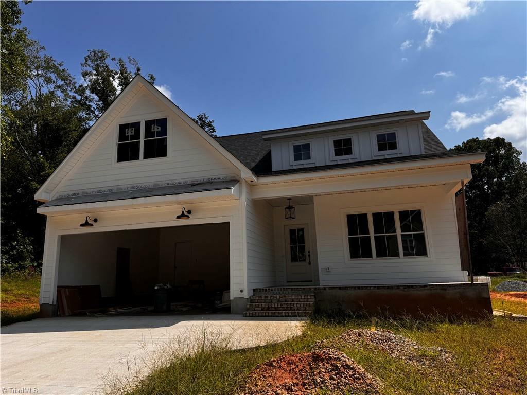 Property Photo:  5920 Crossview Drive  NC 27284 