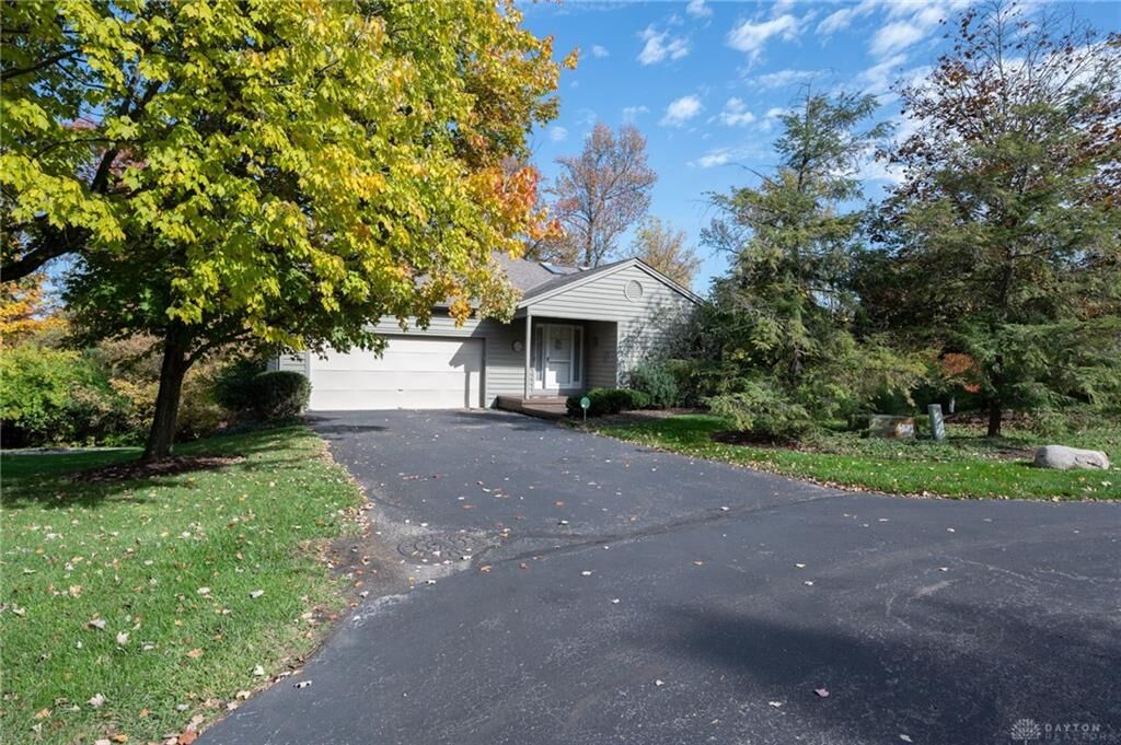 Property Photo:  2234 Sweetbriar Lane 18  OH 45239 