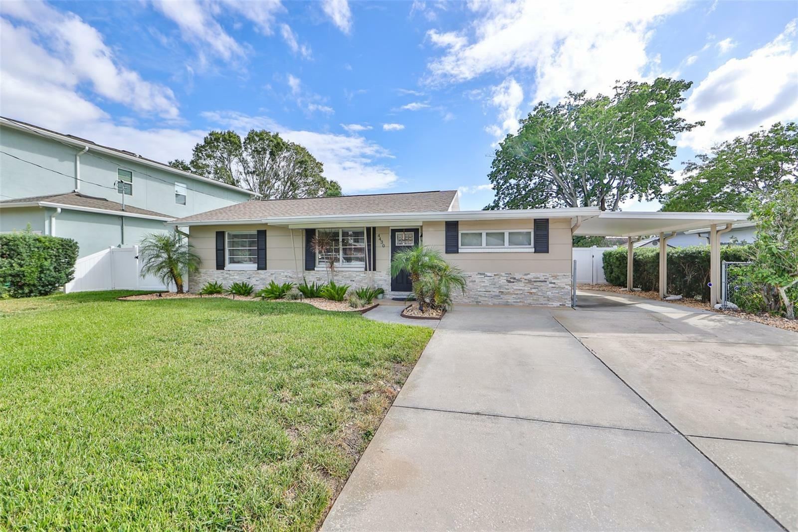 Property Photo:  4430 W Bay Villa Avenue  FL 33611 