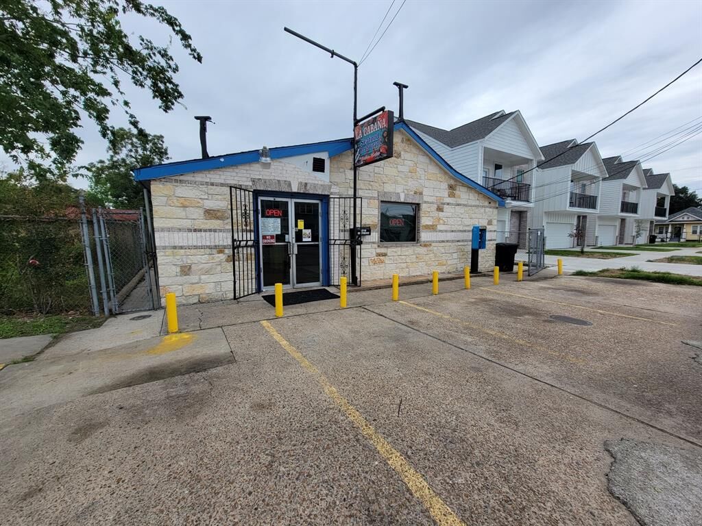 Property Photo: 5218 Sherman Street TX 77011