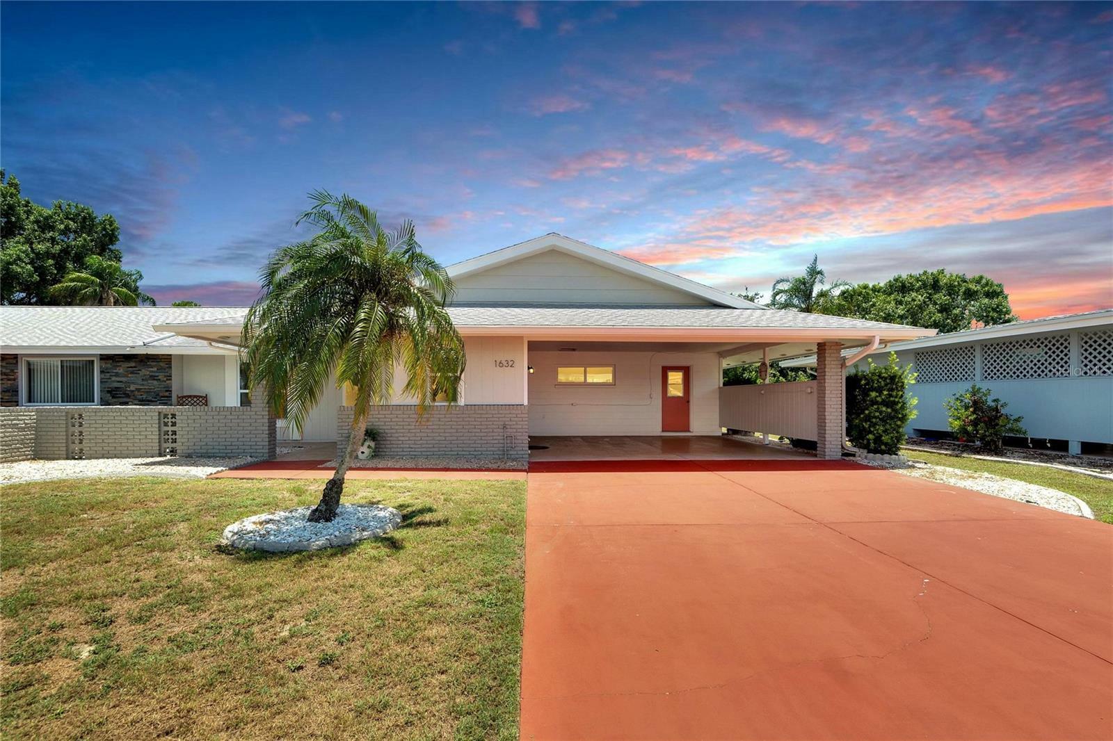 Property Photo:  1632 Costa Street  FL 33573 