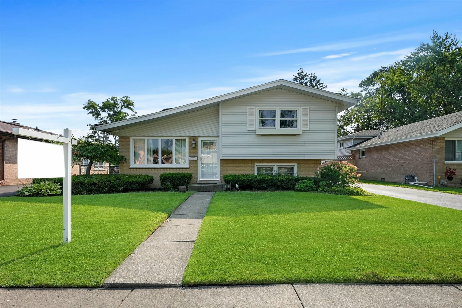 Property Photo:  14921 Knox Avenue  IL 60445 