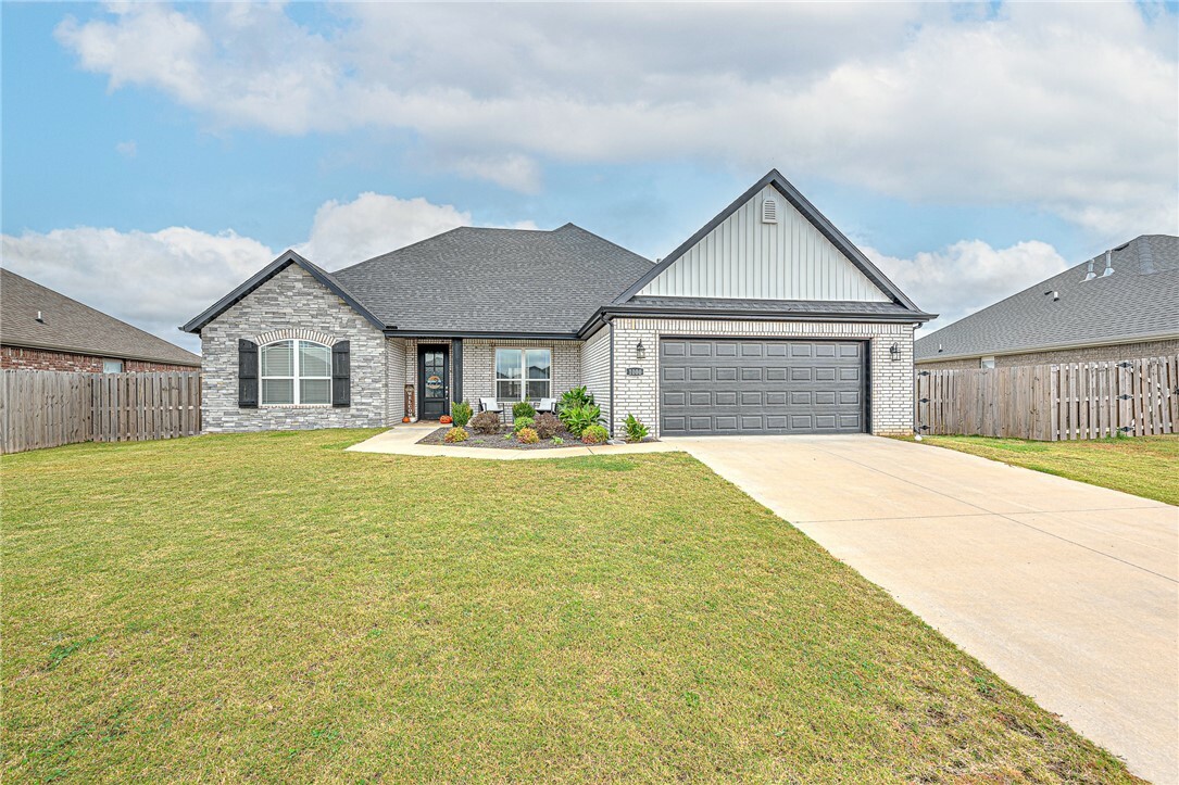 Property Photo:  1000 Lakeview Drive  AR 72719 