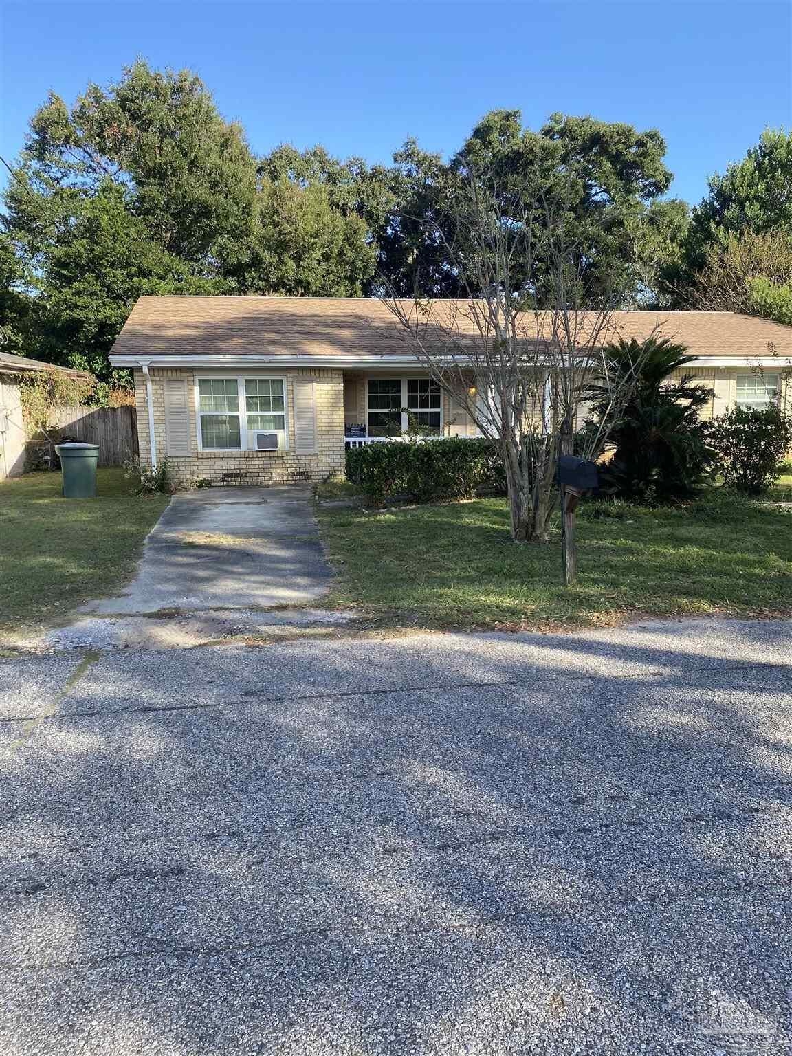 Property Photo: 7742 Graves Rd FL 32514
