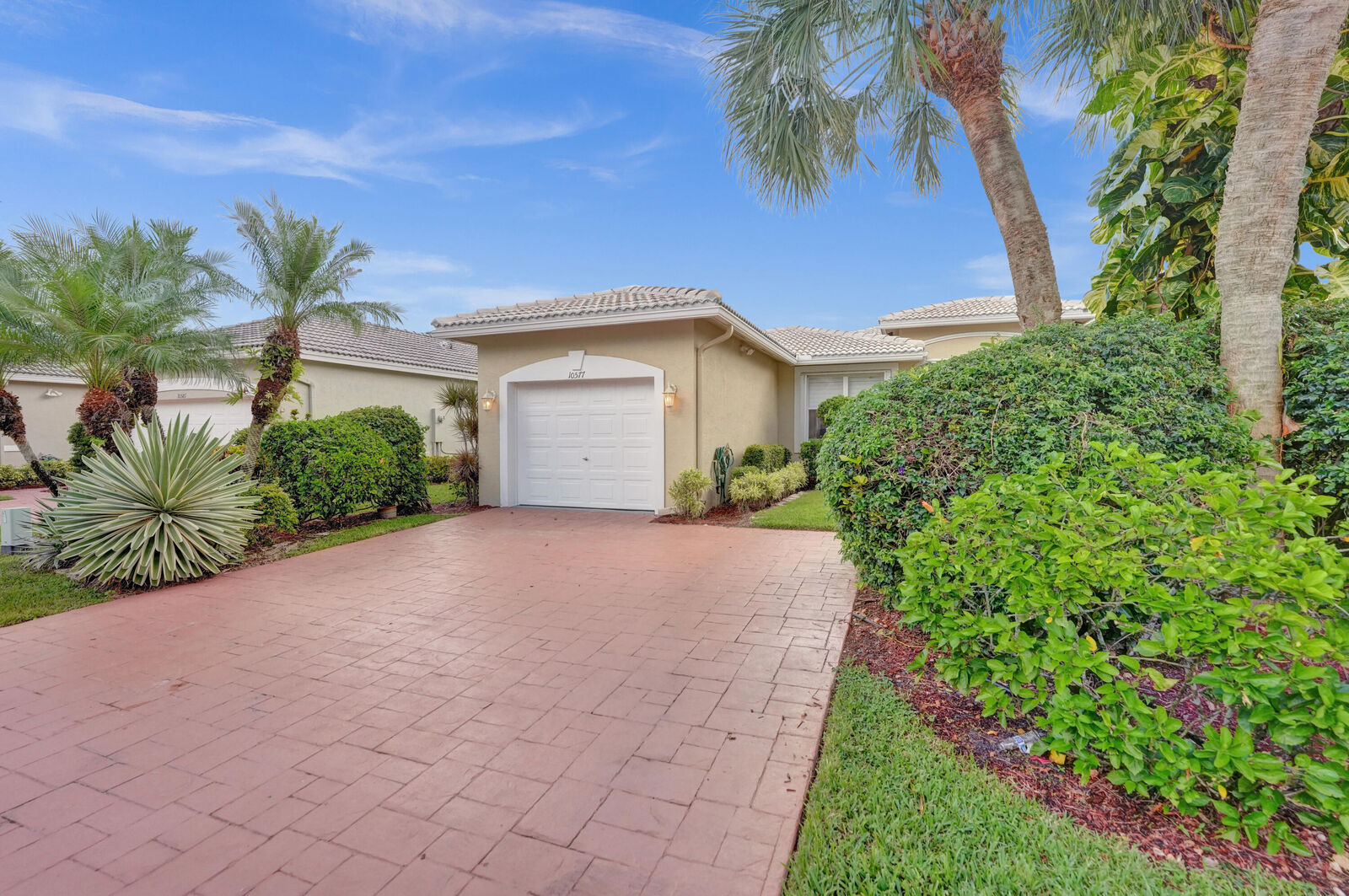 Property Photo:  10577 Royal Caribbean Circle  FL 33437 