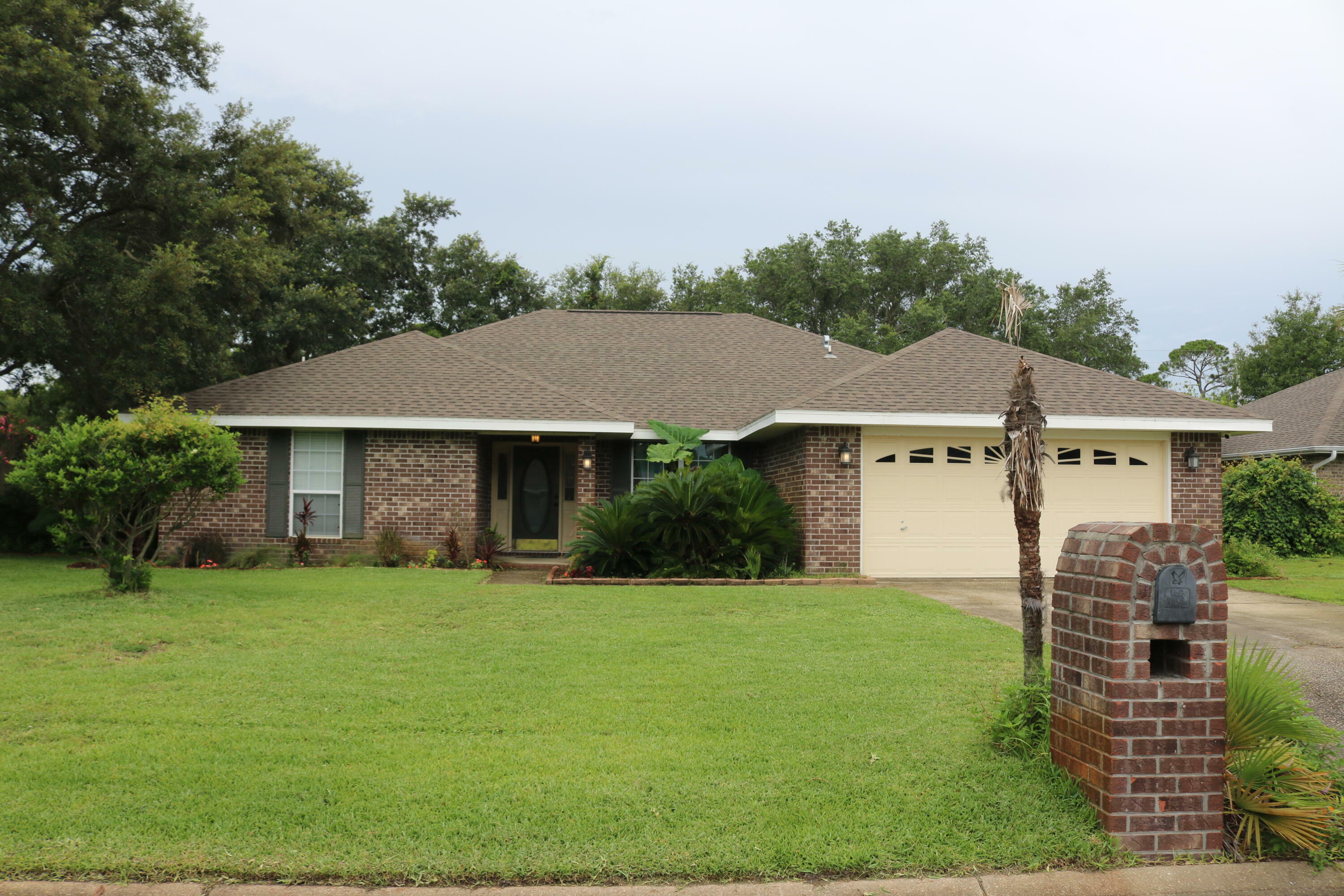 Property Photo:  1529 Silver Lace Court  FL 32563 