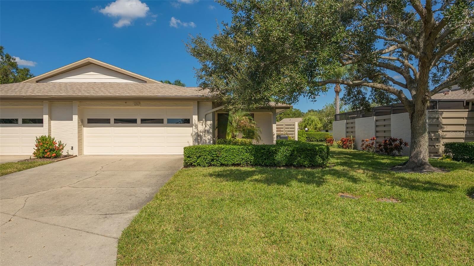 Property Photo: 5757 Lake Breeze Court 16 FL 34233