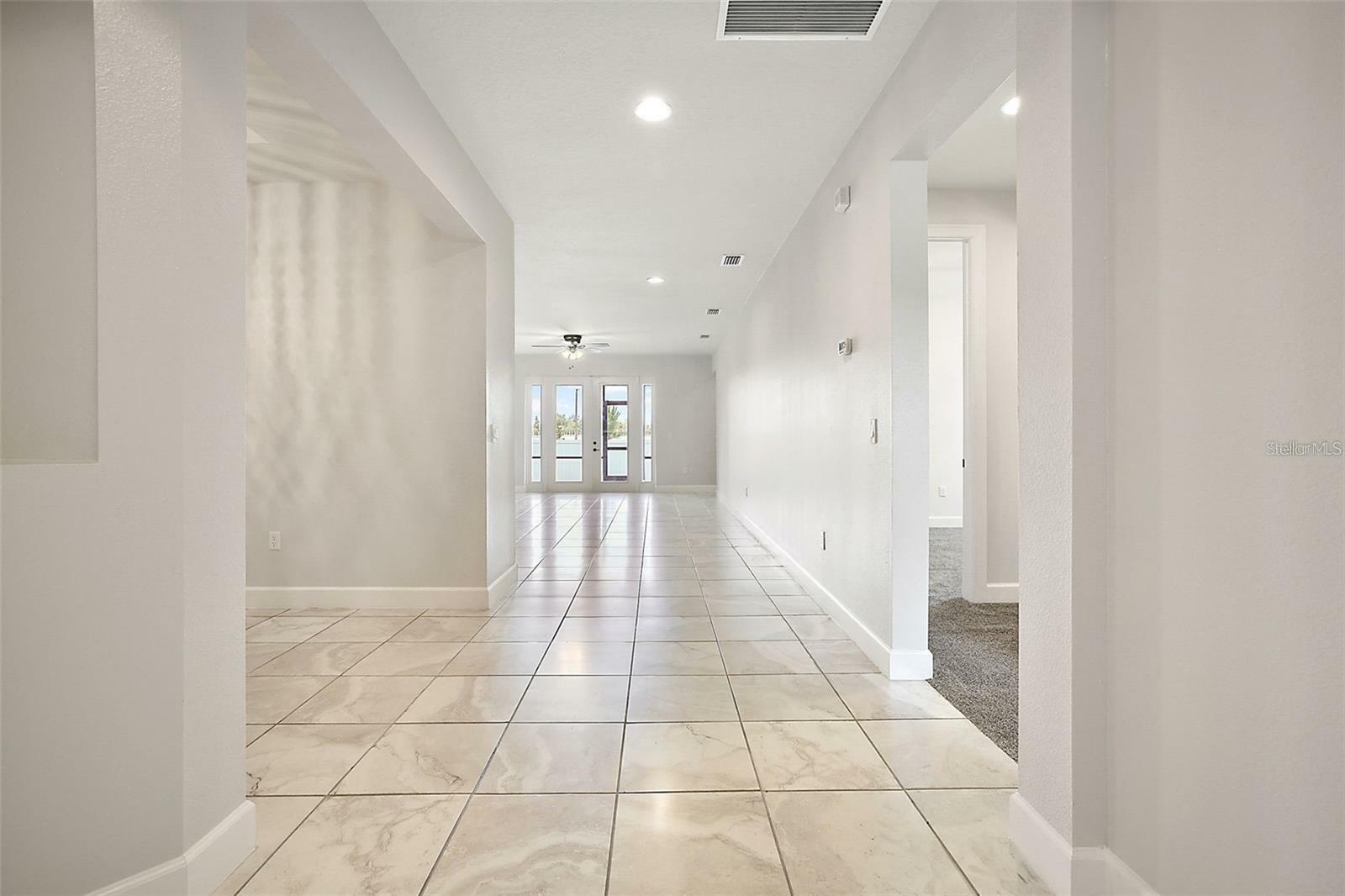 Property Photo:  723 Calabria Way  FL 34737 