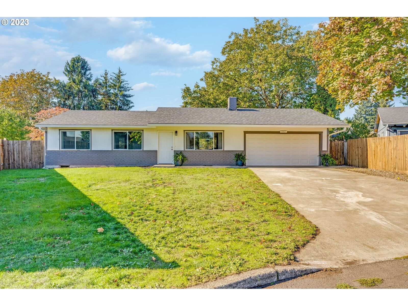 Property Photo: 10303 NE 75th Pl WA 98662