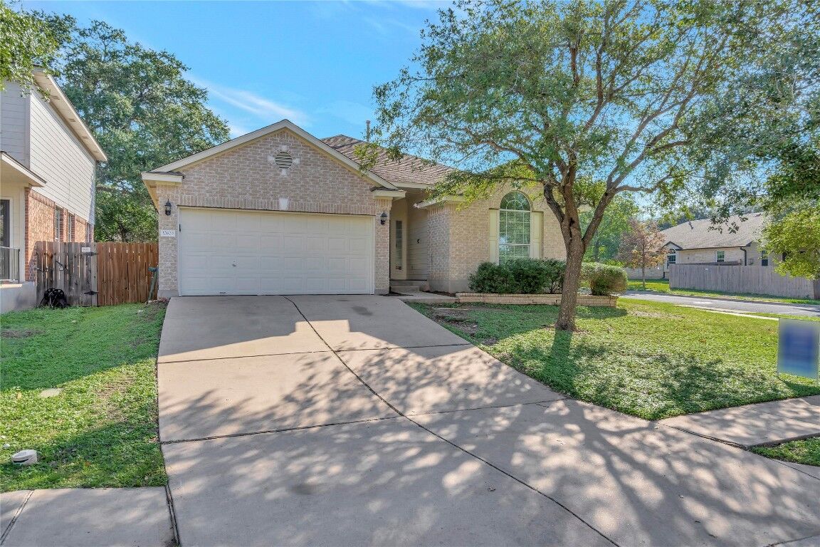 Property Photo:  10609 Lindshire Lane  TX 78748 