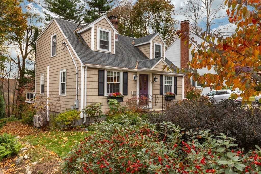 Property Photo:  28 Willow Street  MA 01867 