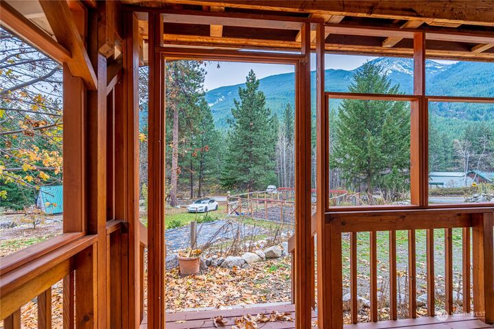 Property Photo: 17984 Entiat River Road WA 98822