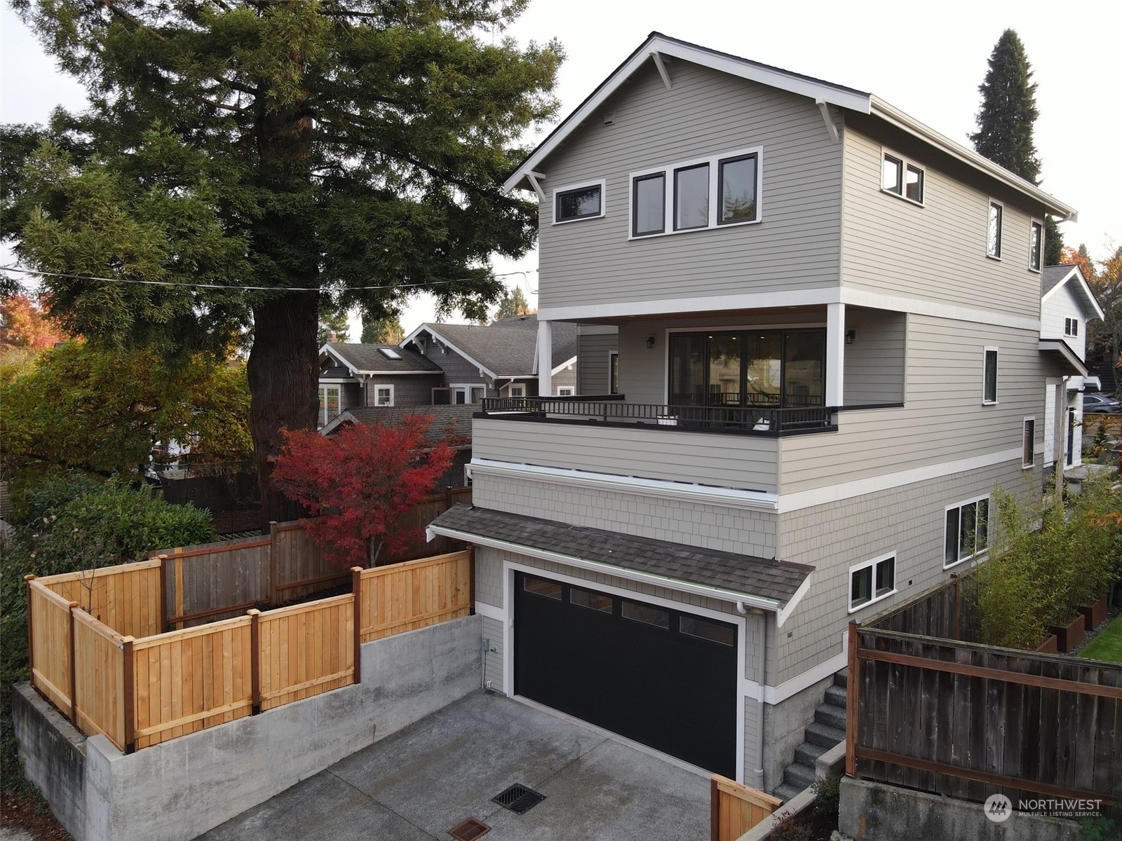 Property Photo:  2433 2nd Avenue W 1  WA 98119 