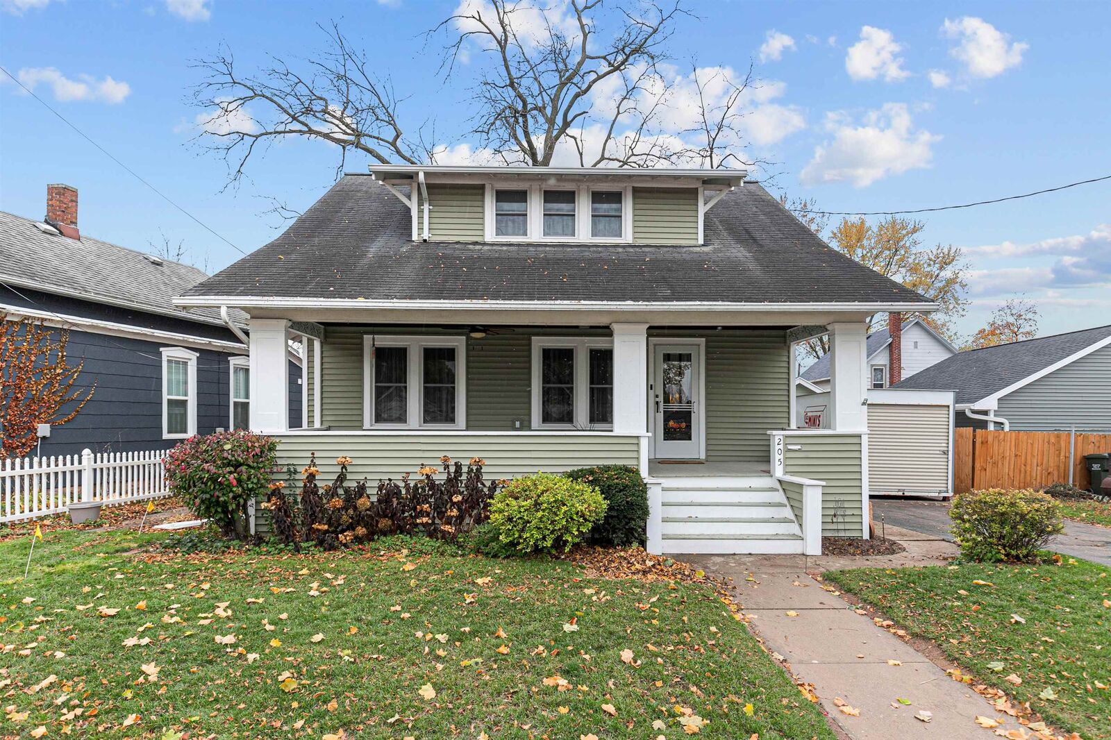 Property Photo: 205 W Division Street WI 54130-2051